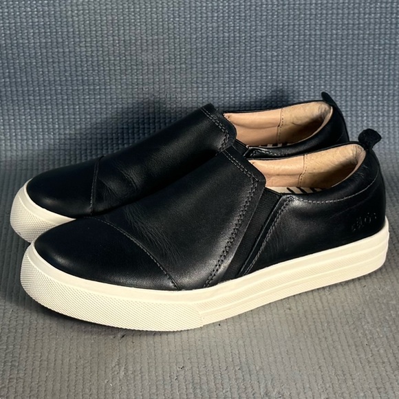 Taos Footwear Shoes - Taos Footwear Twin Gore Lux Black Leather Slip-On Comfort Shoes Size 6.5